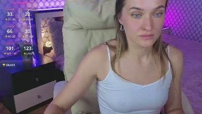 EmmySkyy Live Image