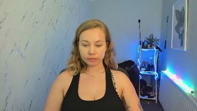 Holly_amazing Live Image