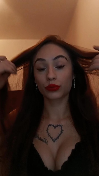 Luciavolvi6 Live Image