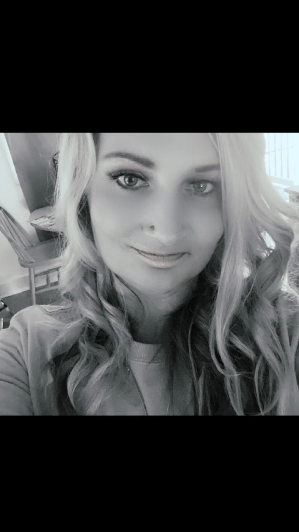 mrnmrswhite Live Image