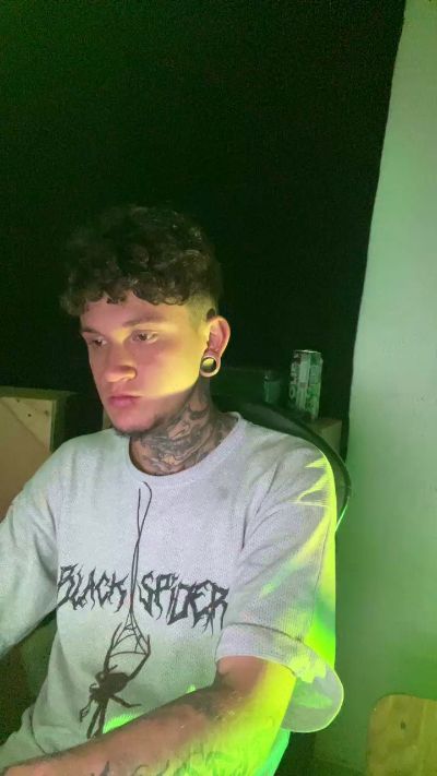 tom_to1 Live Image