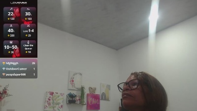 BustyXMilf live from Colombia