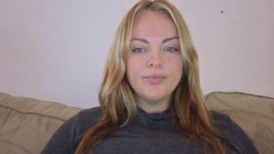 Chloe_Black8 live from United Kingdom