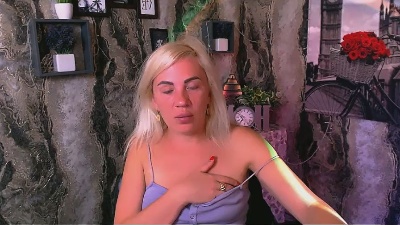 DaraDex_ live from United States
