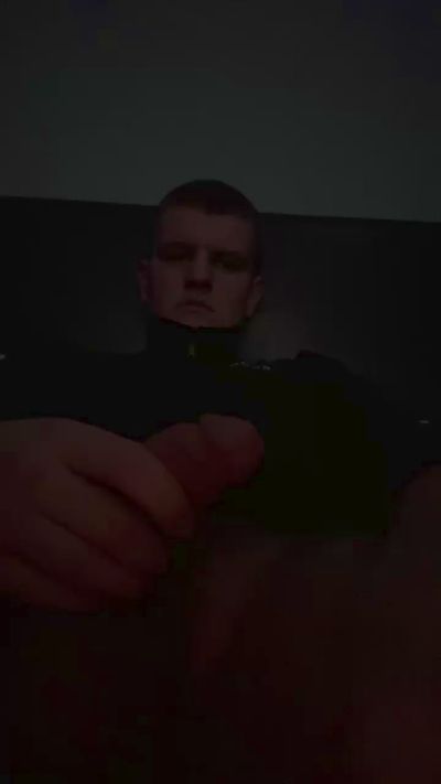 Ddshyy_3873 live from United Kingdom