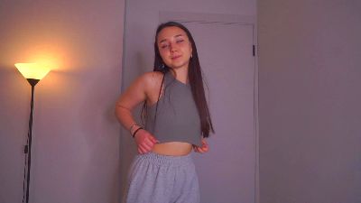 EllieLemley live from France