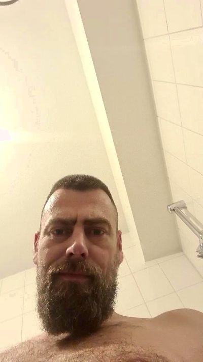 Hornybimale111 live from Belgium