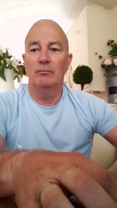 JKLulu7374 live from United Kingdom