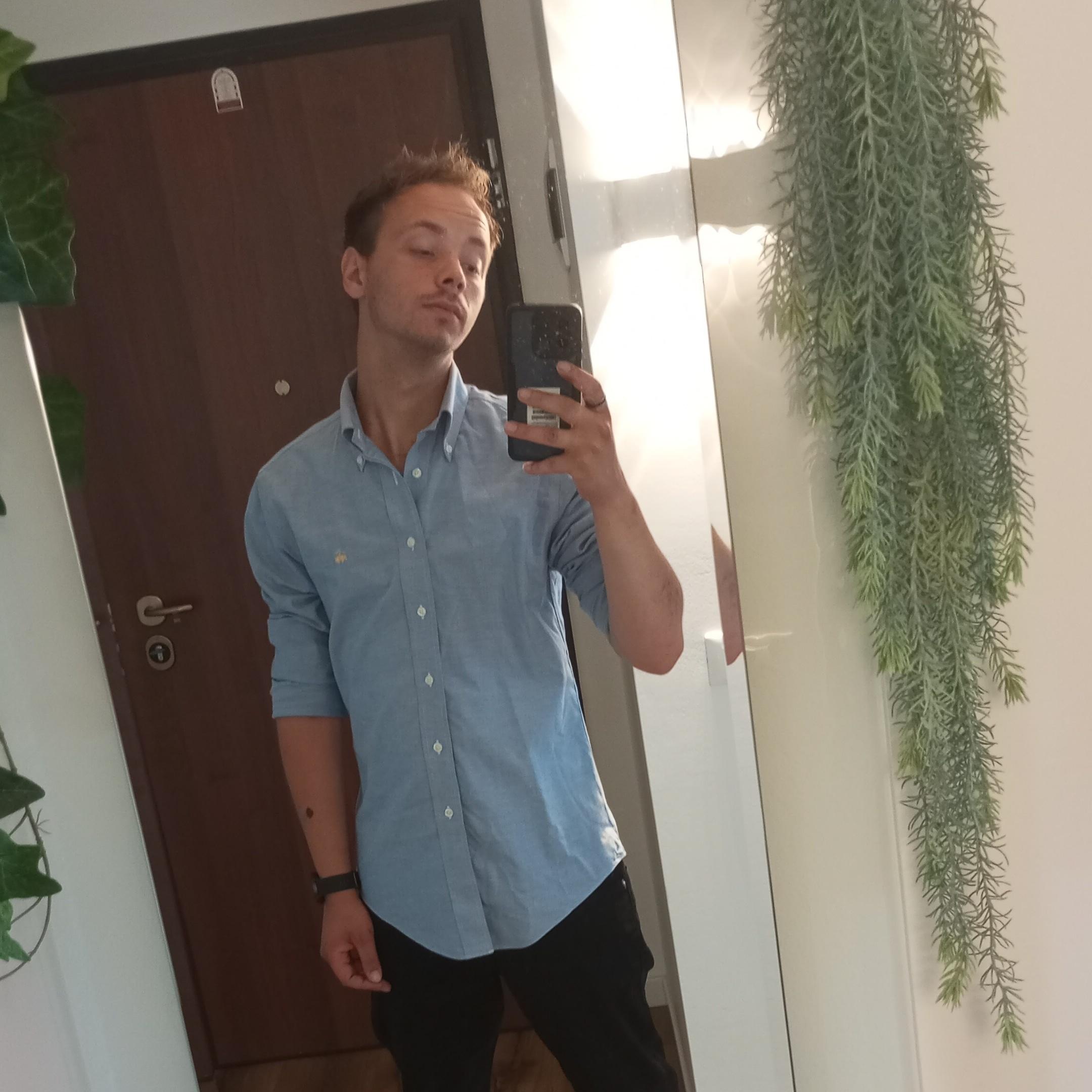 JhonnySince live from Italy