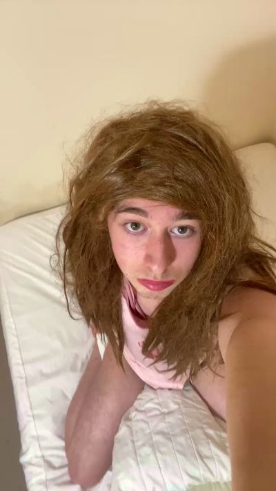 Kaifemboy7 live from United Kingdom