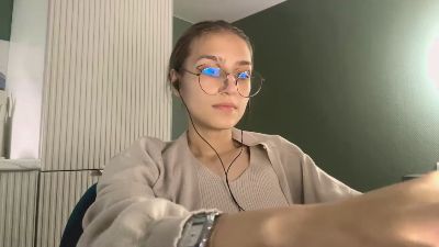 KarenaReinhart live from France