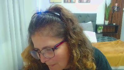 Linda_banks_ live from United States
