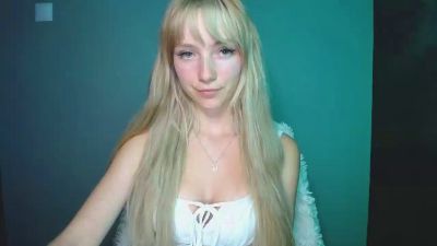 LuciaAdorable live from United Kingdom