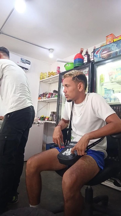 Max_hardPig live from Colombia