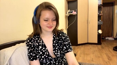 NettieSaunier live from France