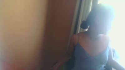 Nieliah_84 live from France