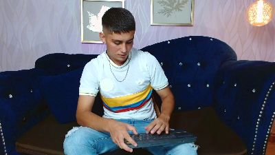 NiikoVega live from United States