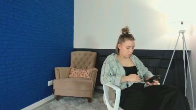 NylaSchock live from Poland