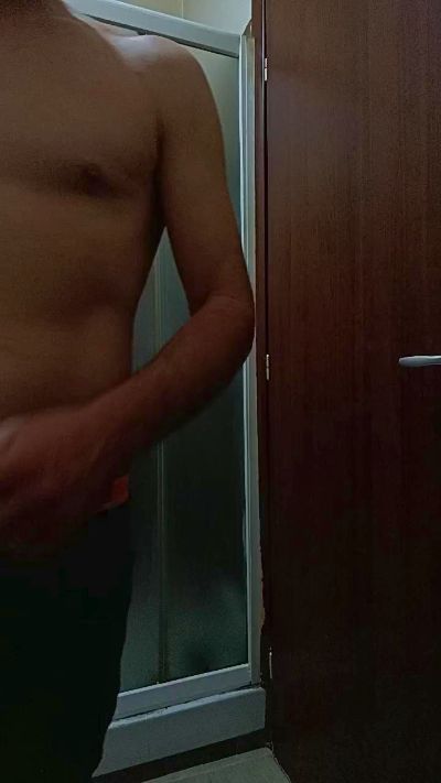 Oliverxx27 live from Italy