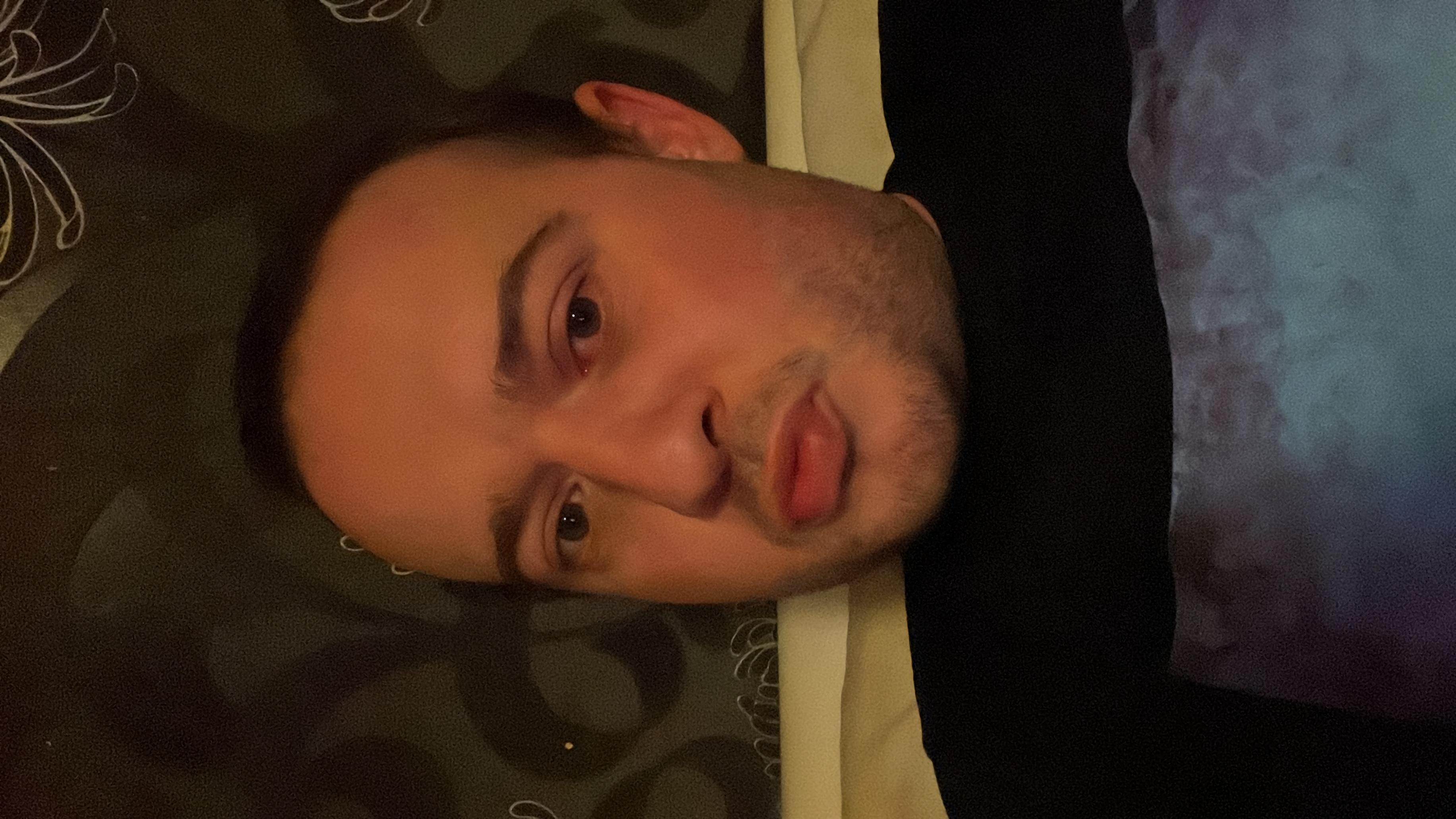Pauldyer08 live from United Kingdom