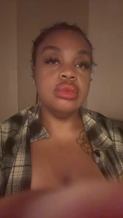 Sexysienna18_ live from United Kingdom