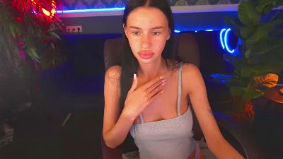 Snow_WhiteeeX live from Ukraine