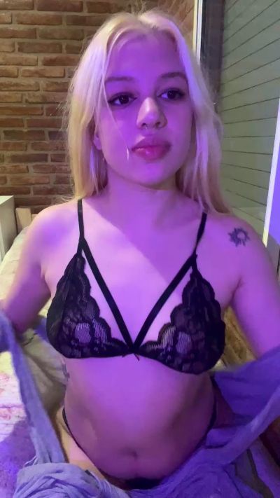 Tiffanystarling live from Argentina