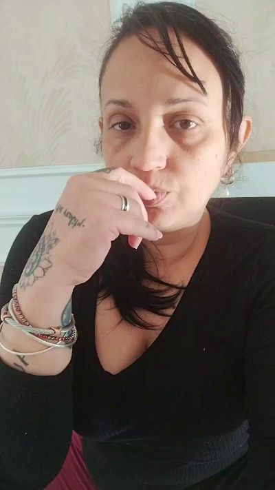 Valerin8 live from Argentina
