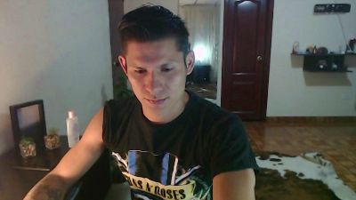 axel_moreno live from Colombia
