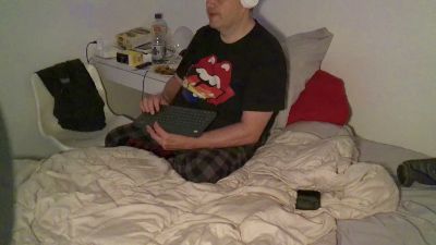 caressonnous live from Canada