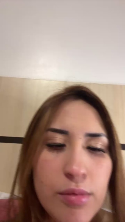 carol436 live from Brazil