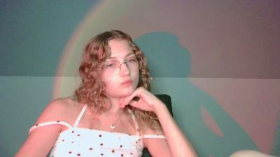 crazy_c_urly live from United Kingdom