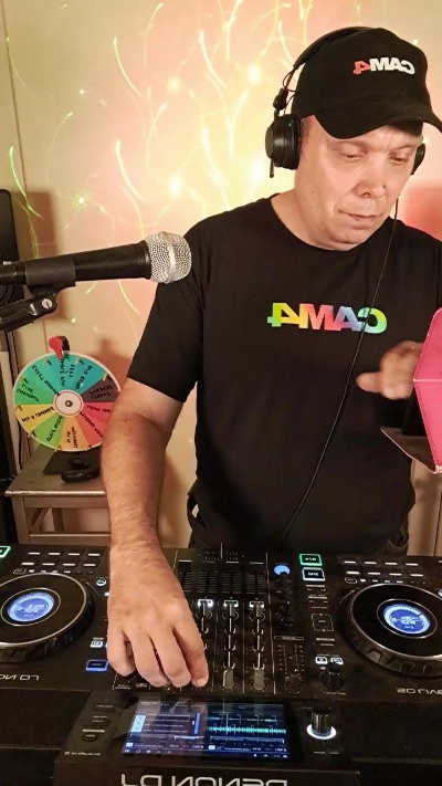 djShyVibes live from France