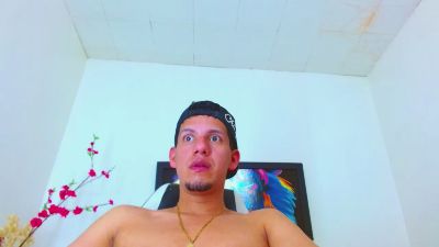kevin__fox_ live from Colombia