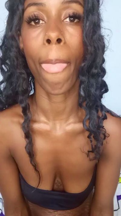 lesly_model live from Colombia