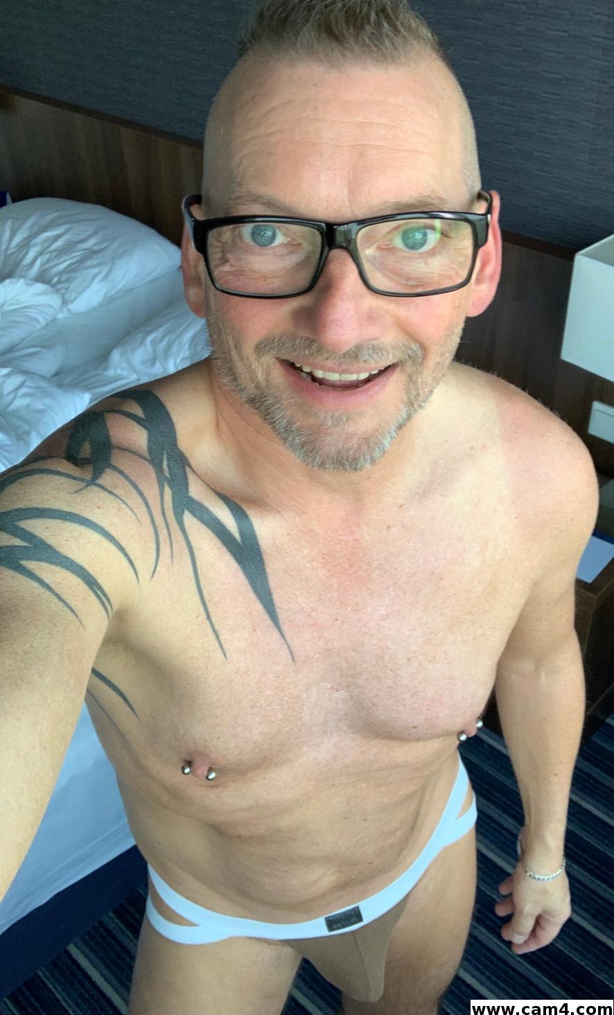nakedfranky live from Germany