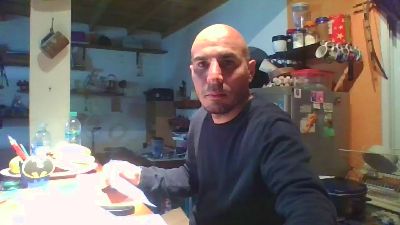 petiso37 live from Argentina