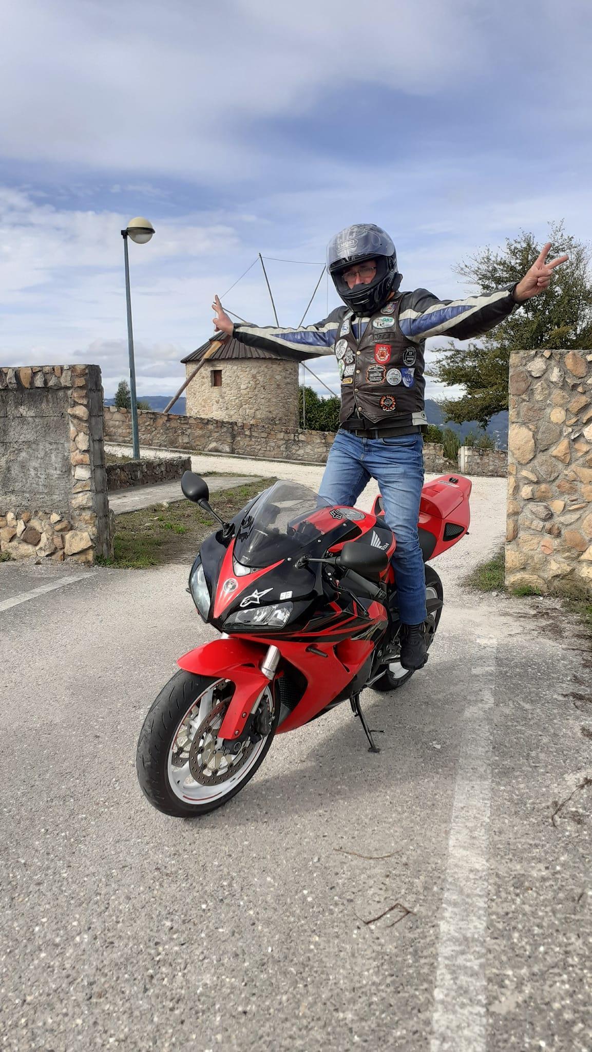robyk9 live from Portugal