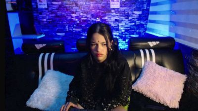 sharlottessence live from Colombia