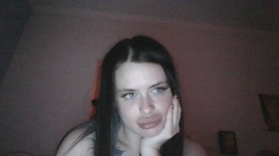 sluttybunny777 live from United States